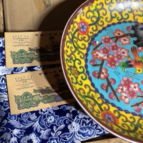 盘花瓶摆件家居设计