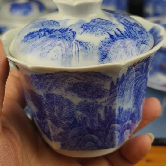 起***了纯手工手绘青花六方二才盖碗（本人作品）