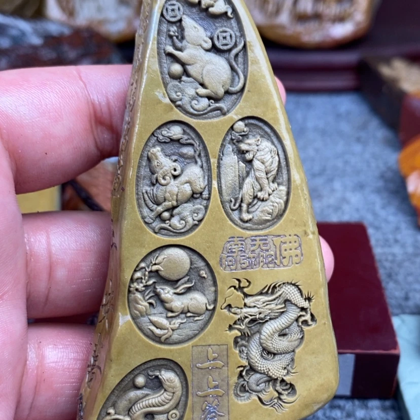 【闪购商品】原石雕刻手把件
