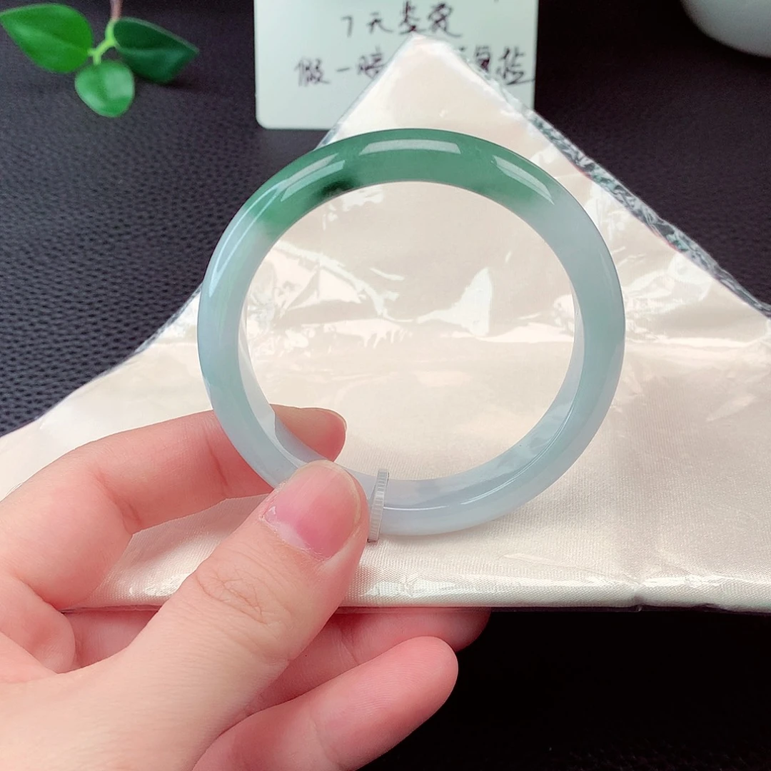 翡翠未镶嵌手镯翡翠