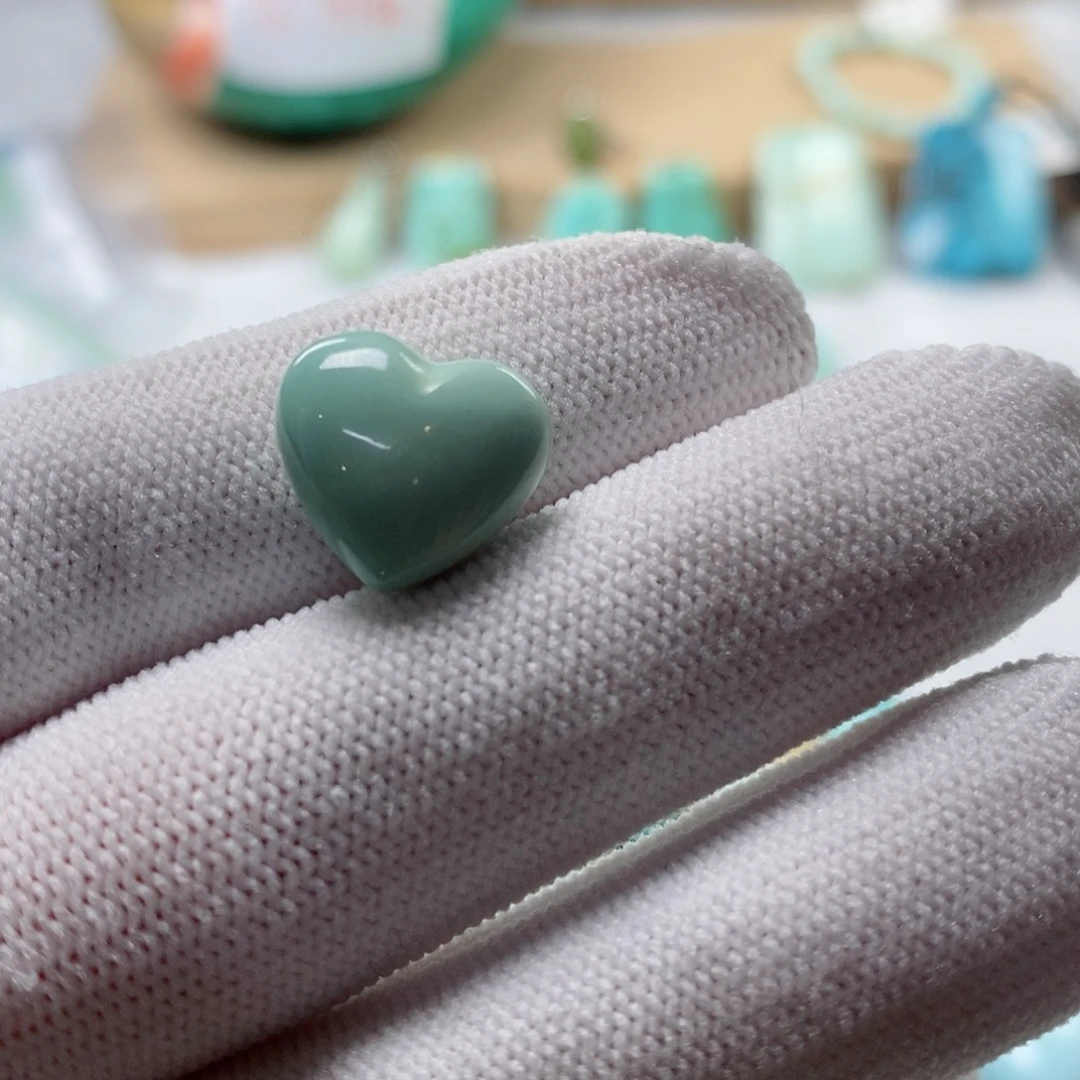 绿松石颈饰未镶嵌