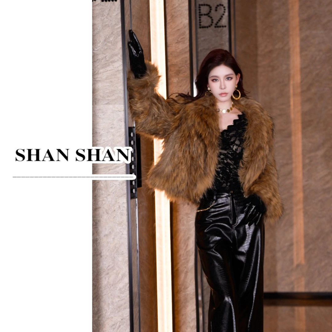 SS姗姗 秋冬新品高级时尚简约保暖金岛貉皮草外套 51170503-3445