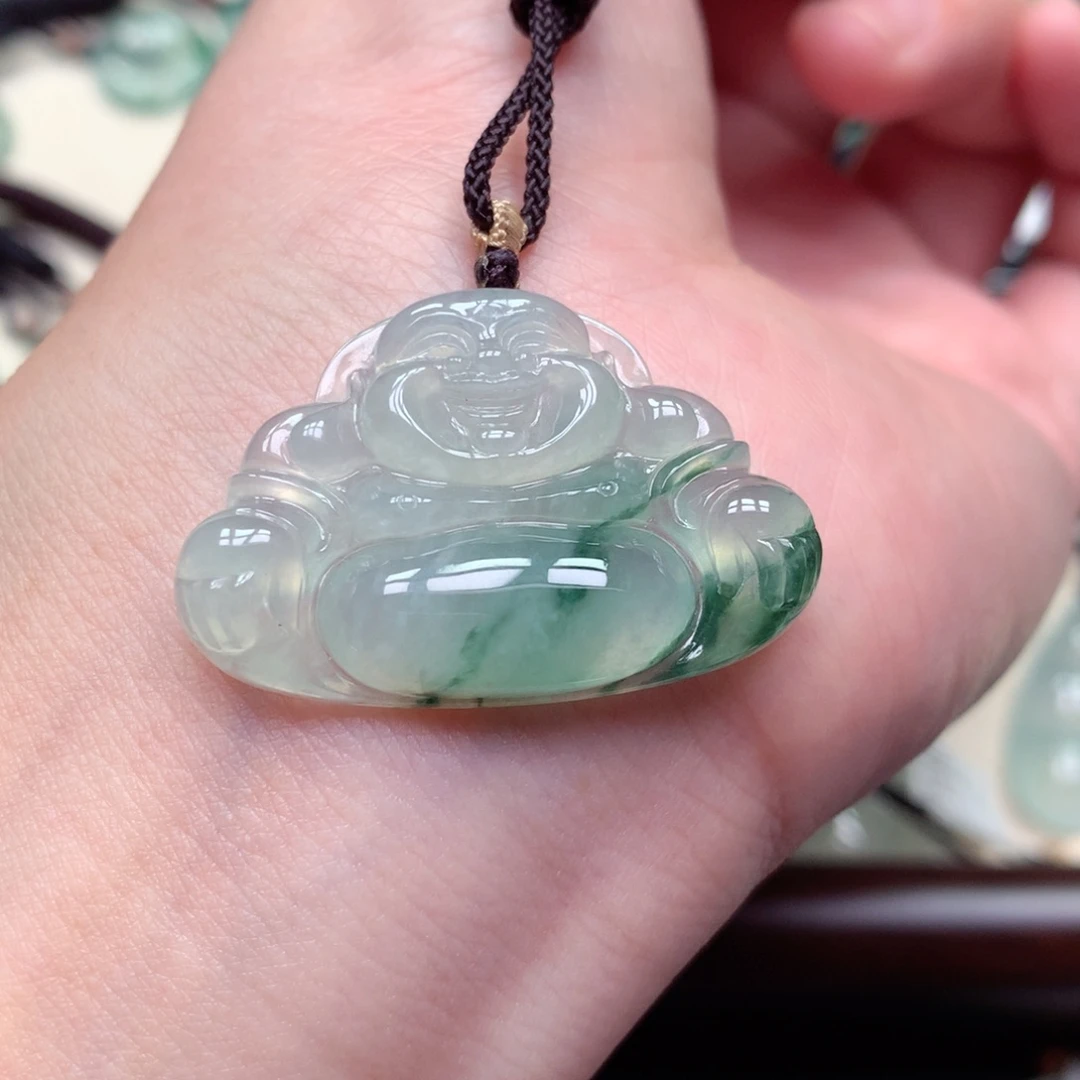 翡翠未镶嵌颈饰佛公