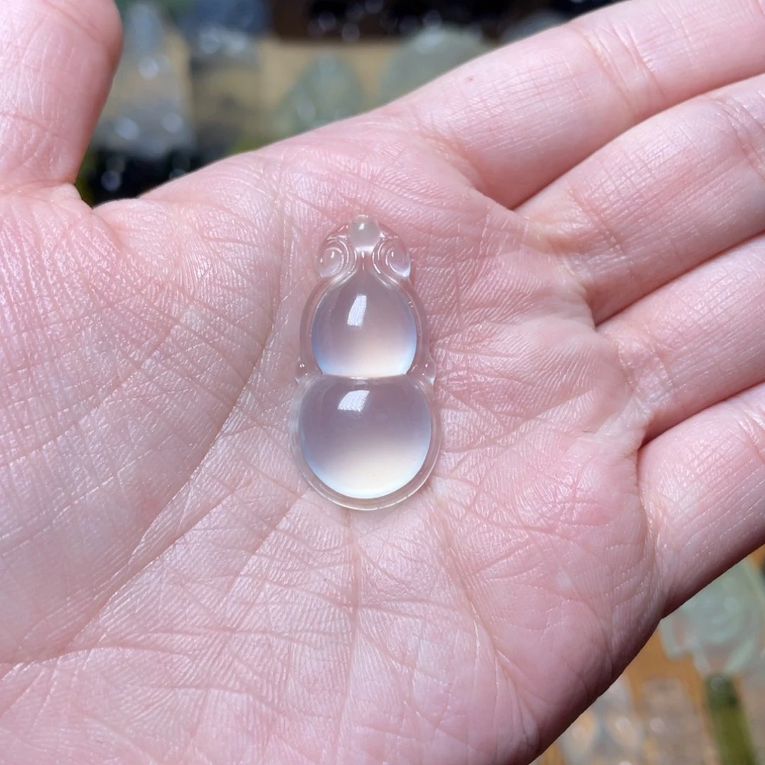 蛇纹石玉吊坠未镶嵌雨**光