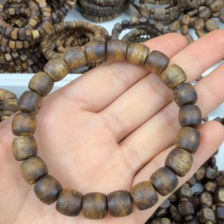 沉香手串J***n沉香绿奇楠鼓珠单圈定制款不退换