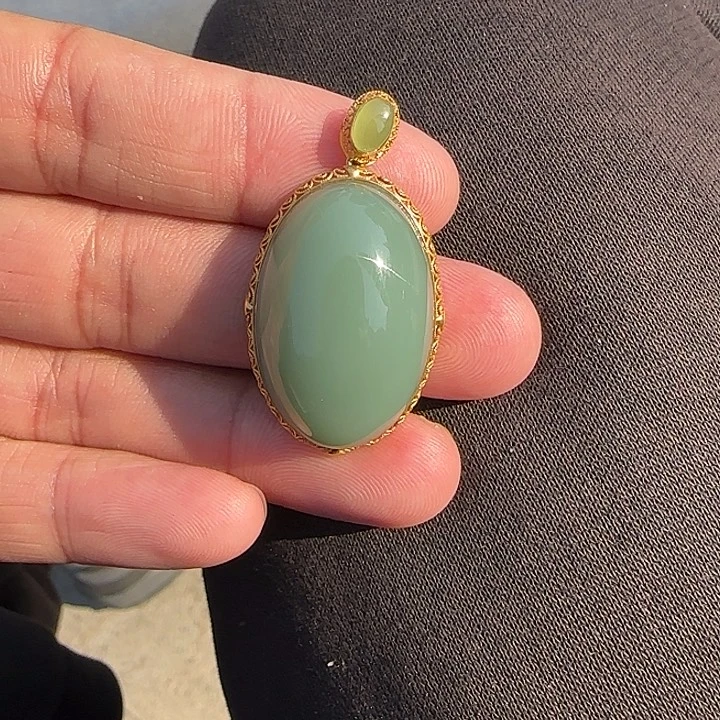 和田玉（碧玉）18K金镶嵌颈饰