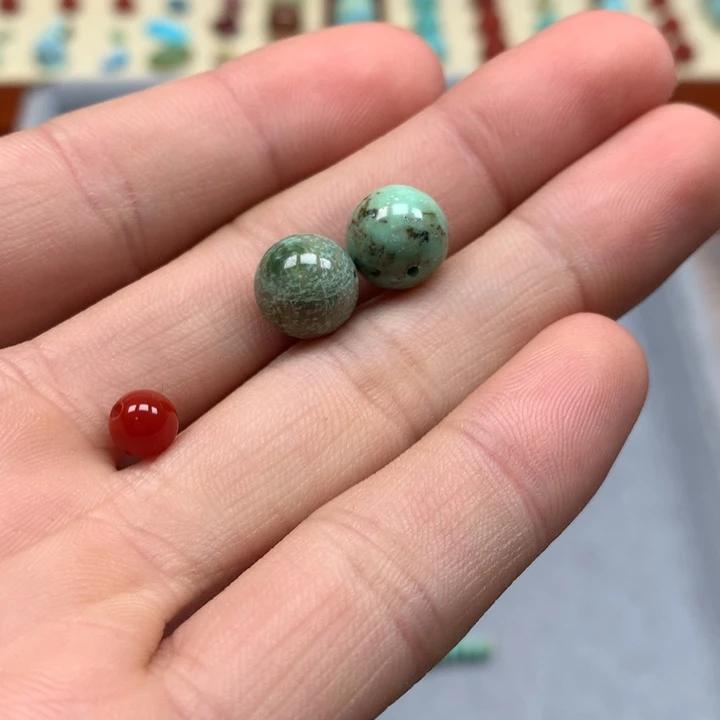 南红玛瑙配饰未镶嵌