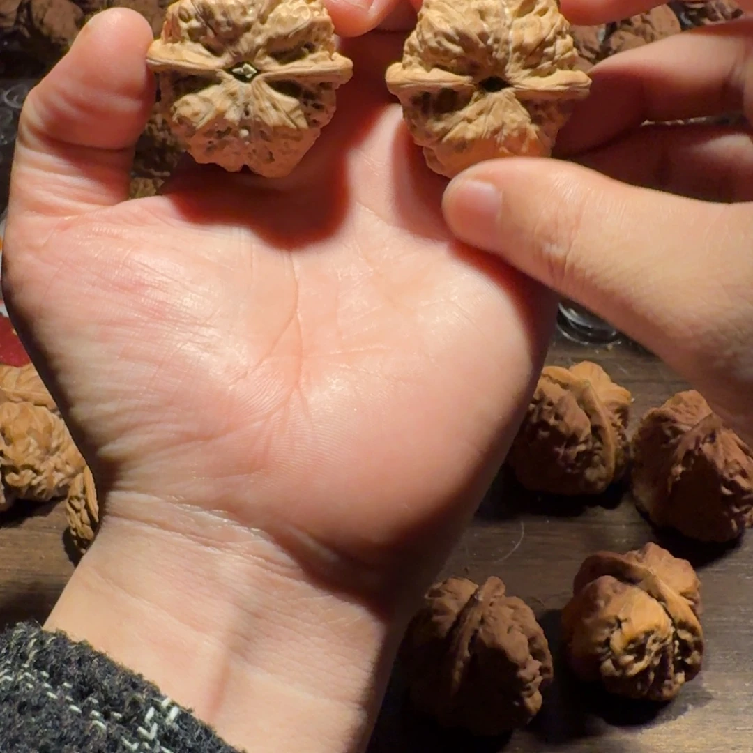 Z***文玩核桃吊坠蛤蟆的眼睛是真的好看啊我