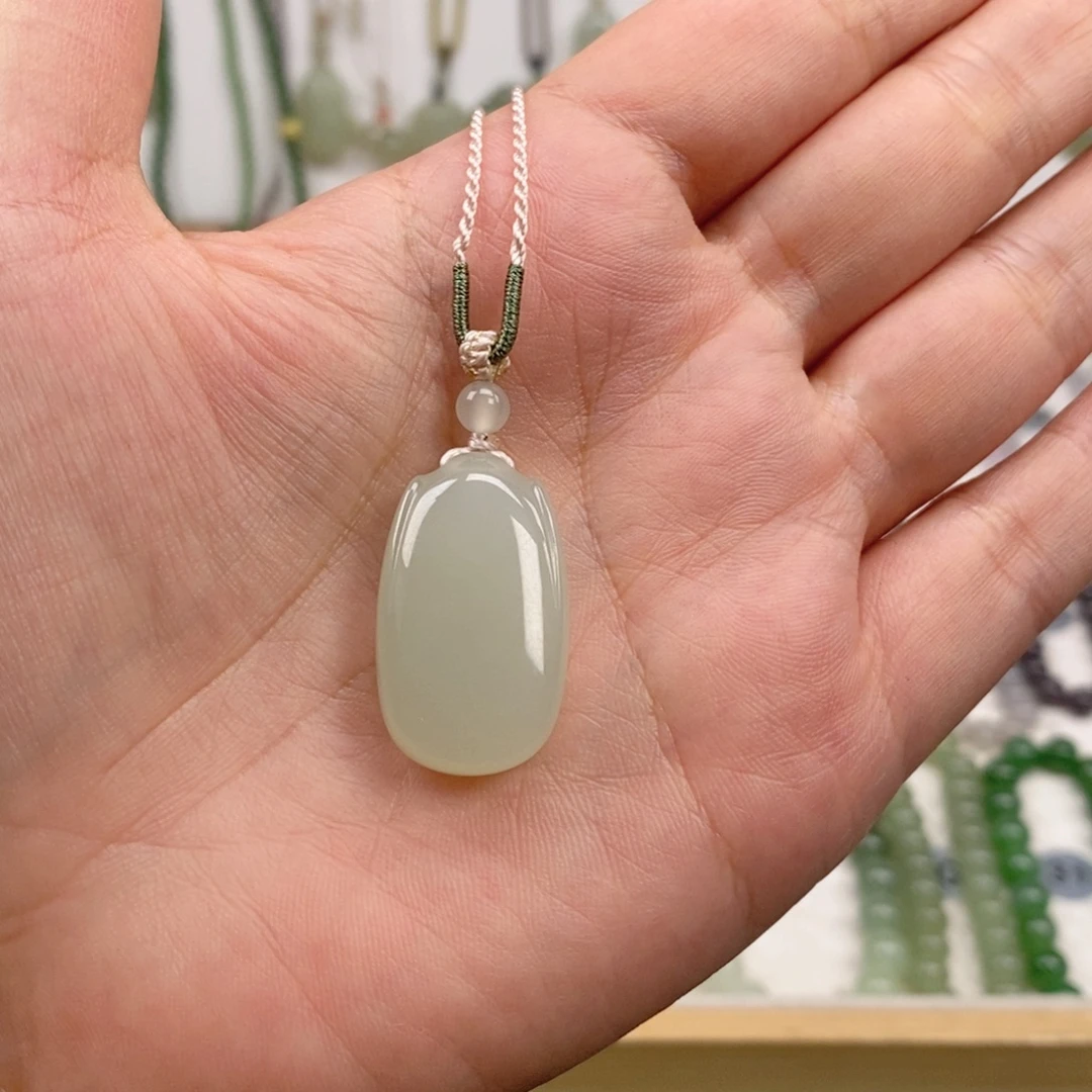 颈饰未镶嵌和田玉