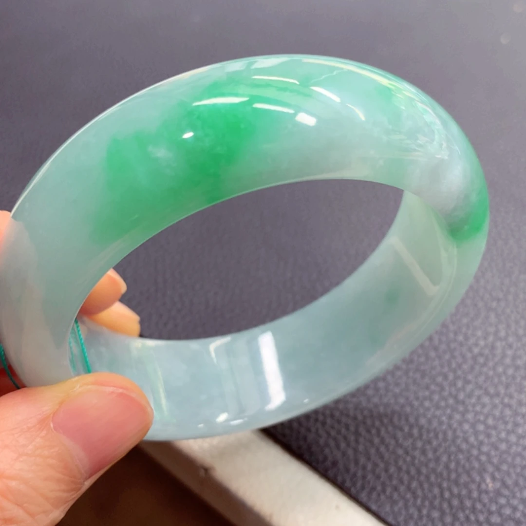 未镶嵌手镯翡翠E****姐翡翠