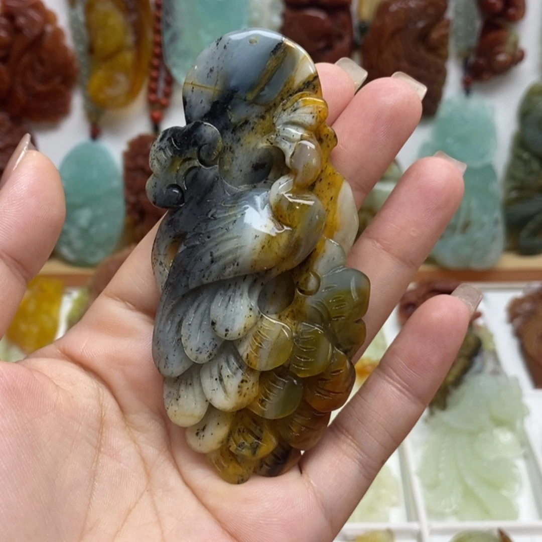 未镶嵌蛇纹石玉颈饰