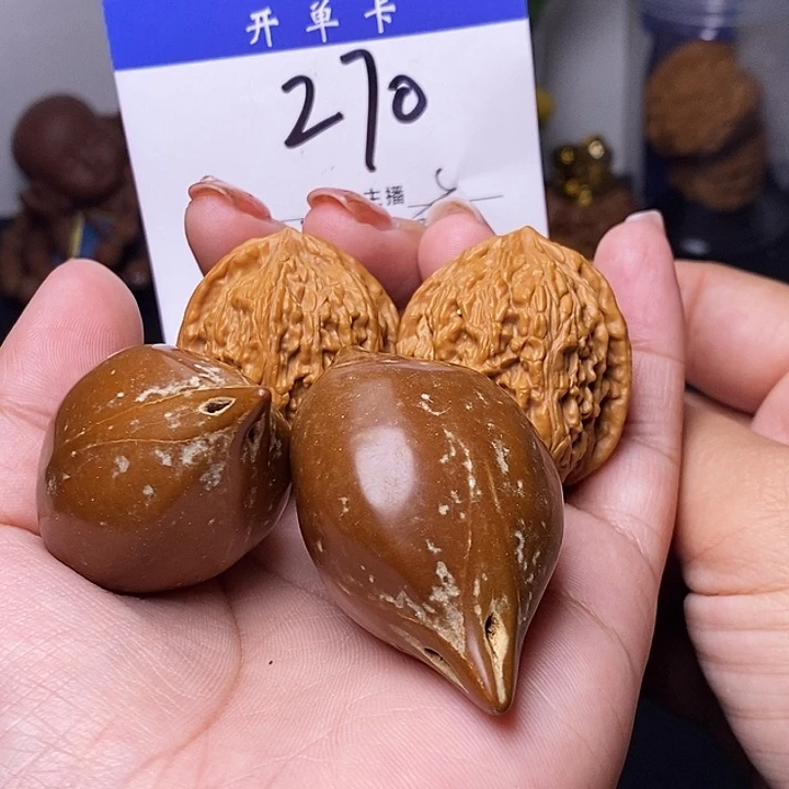 饮***陈桃核吊坠紫金鼠虎头34无刀痕s