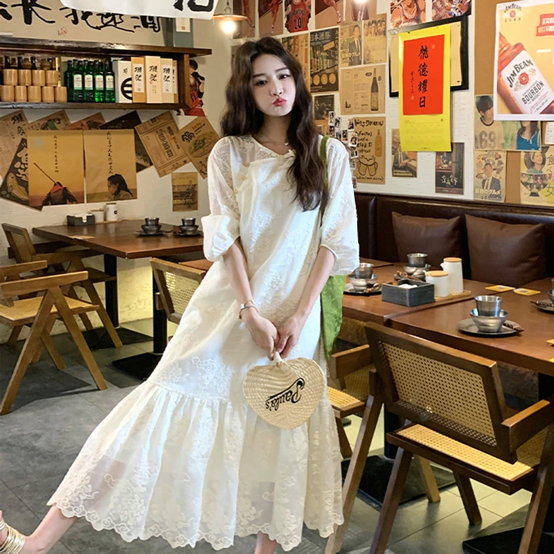 蕾丝绣花盘扣新中式连衣裙2025新款女夏巨好看漂亮高级感国风长裙