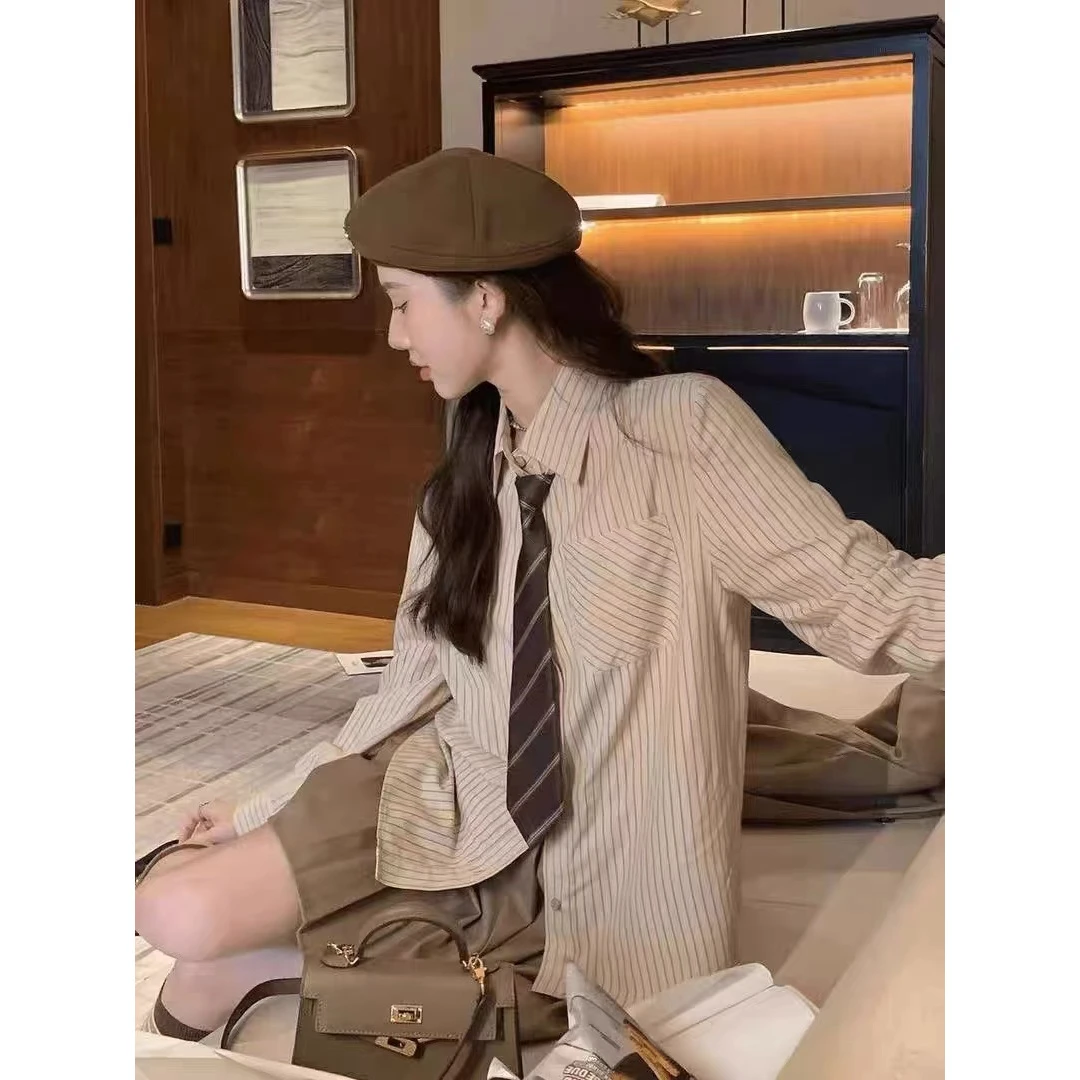 9066.三件复古休闲短袖条纹衬衫百褶裙套装百搭含领带学院风衬衣