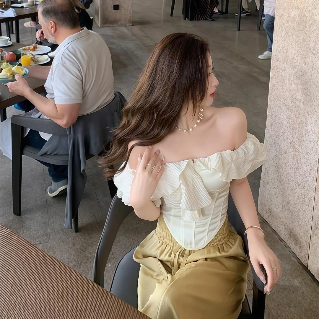 法式一字肩荷叶边不规则设计感上衣甜美气质短款显瘦小众褶皱衬衫