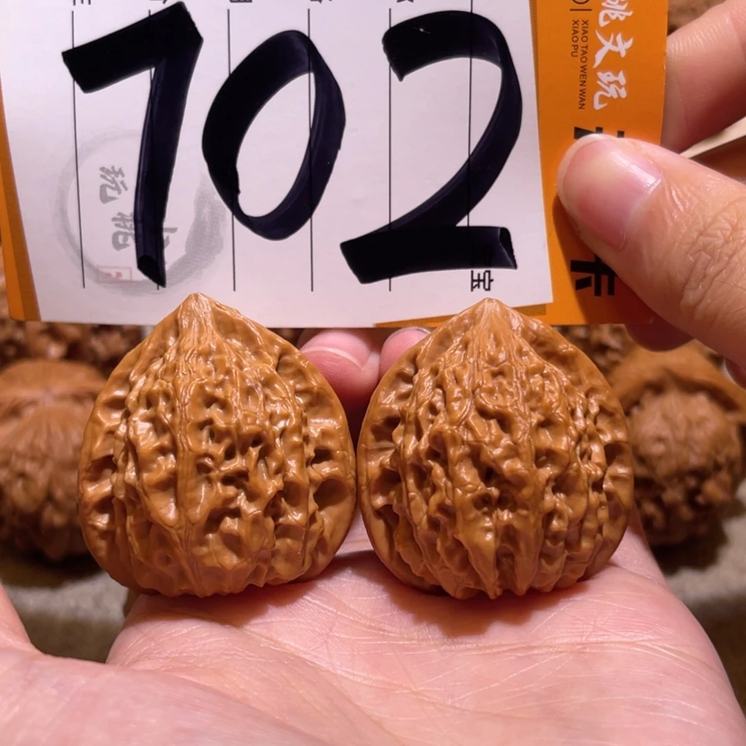 文玩核桃把件全品35金牛