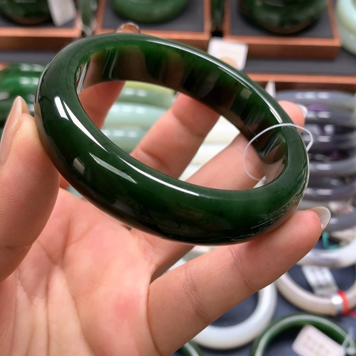 【闪购商品】未镶嵌手镯和田玉（碧玉）