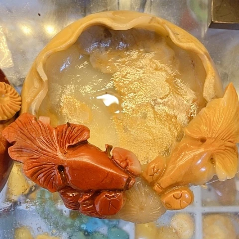 寿山石烟灰缸芙蓉石，年年有余