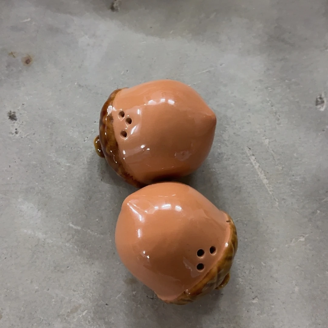 搪瓷微瑕栗子调料两个