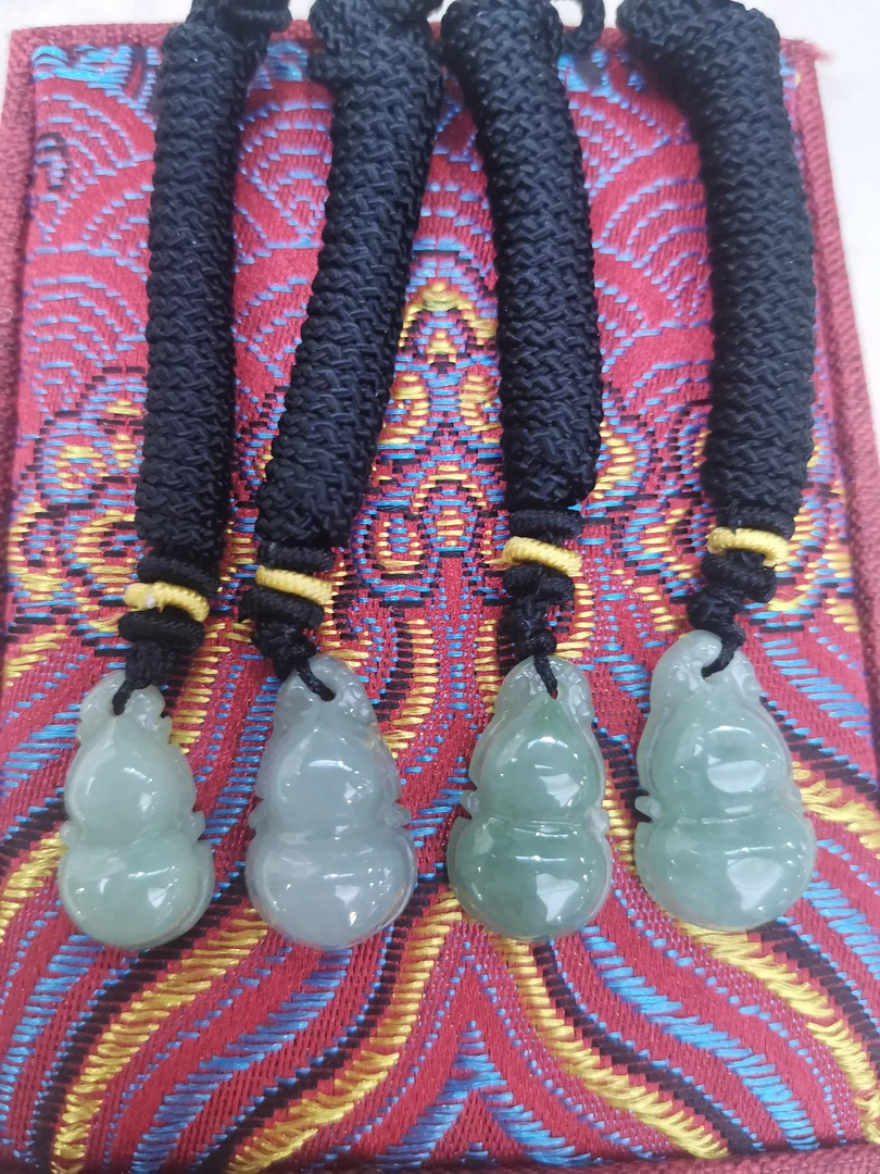 天然缅甸翡翠葫芦挂坠 寓意福禄 健康长寿 随机发