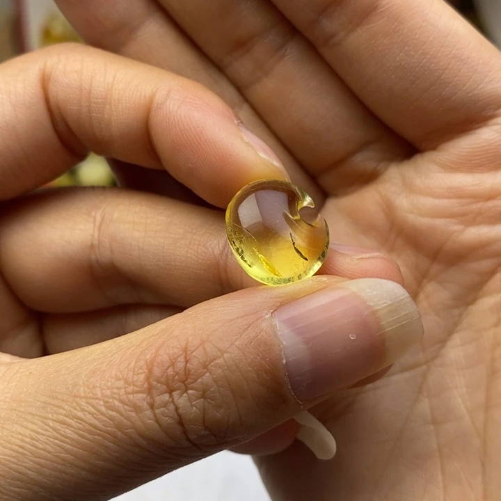 蜜蜡未镶嵌裸石微瑕