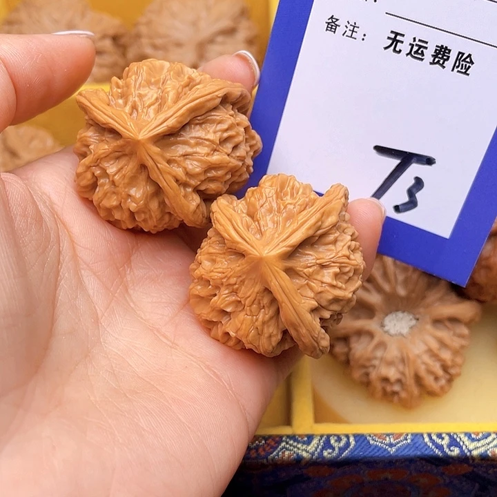 把件文玩核桃M****O文玩核桃三棱3