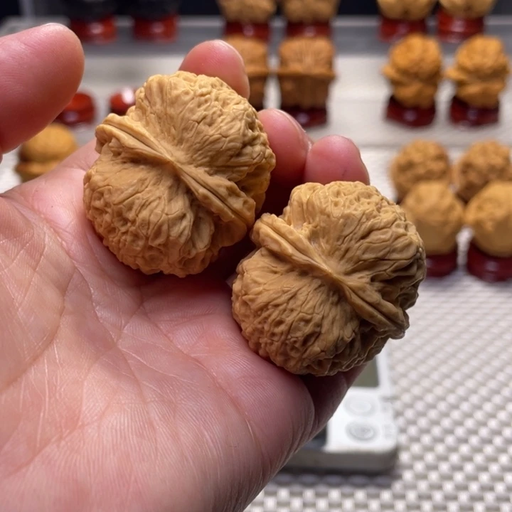 文玩核桃把件28麒麟王