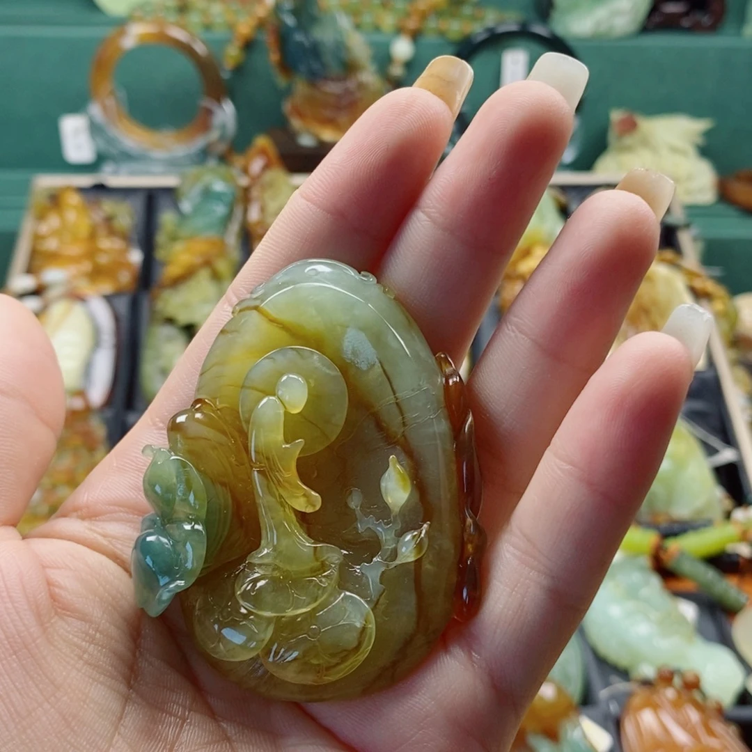 生***篇蛇纹石玉未镶嵌颈饰