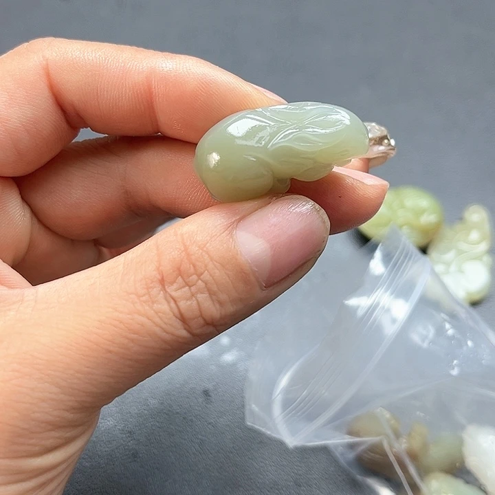【闪购商品】颈饰未镶嵌和田玉