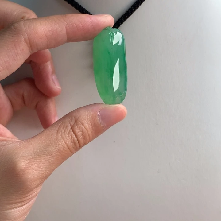 翡翠挂件未镶嵌….