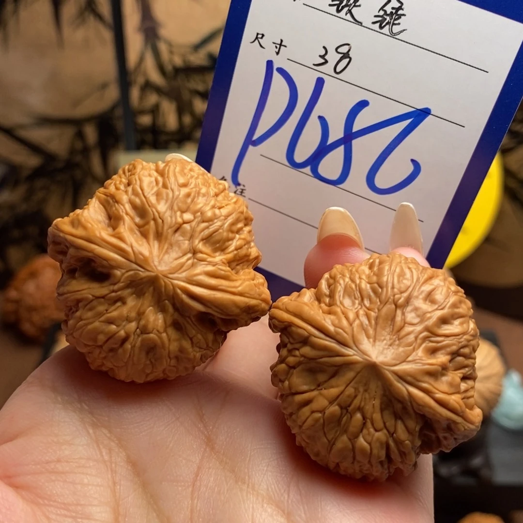 文玩核桃吊坠铁锤38