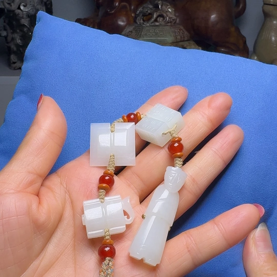 和田玉（糖玉）未镶嵌颈饰