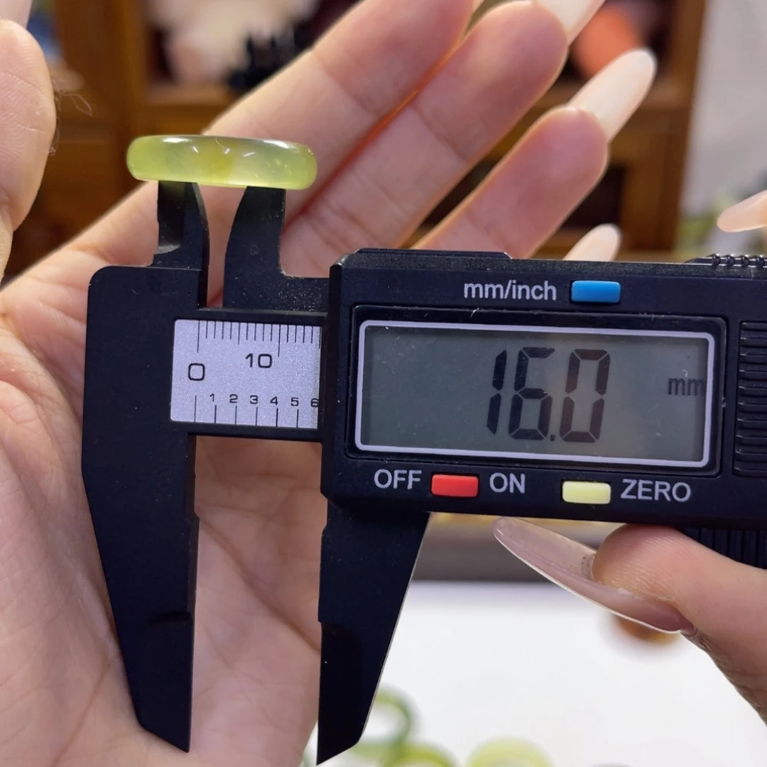 蛇纹石玉未镶嵌手镯108