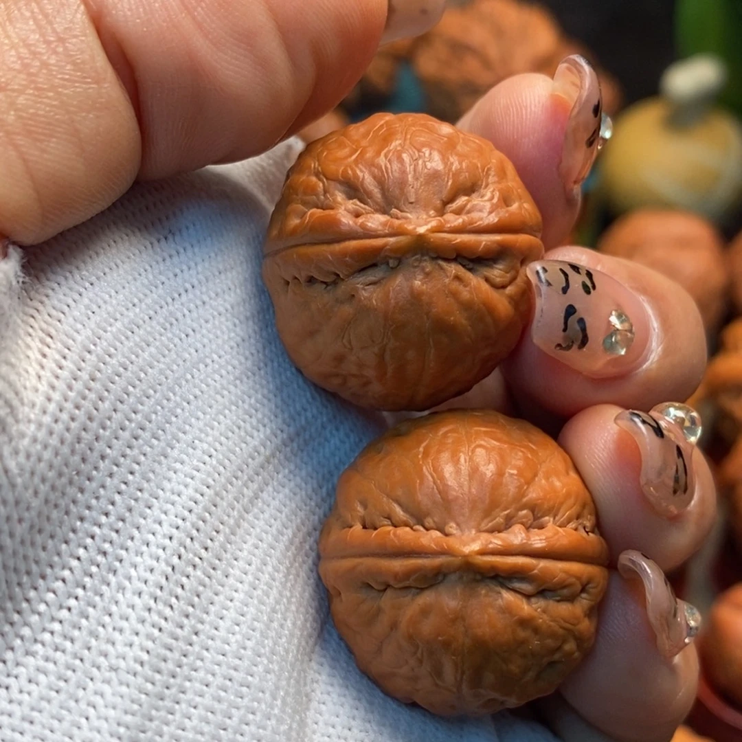 文玩核桃把件红豆