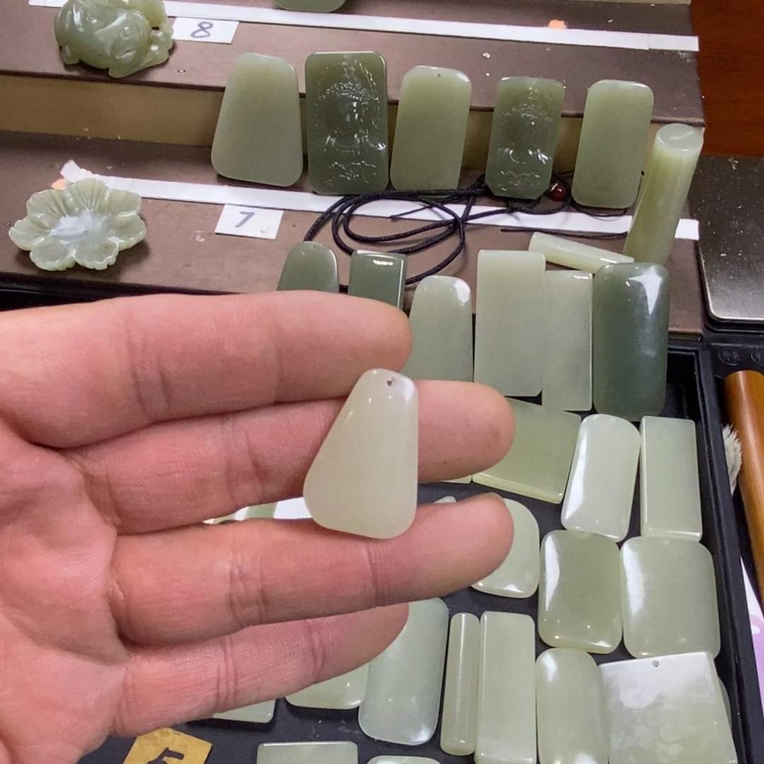 颈饰未镶嵌和田玉心***?017