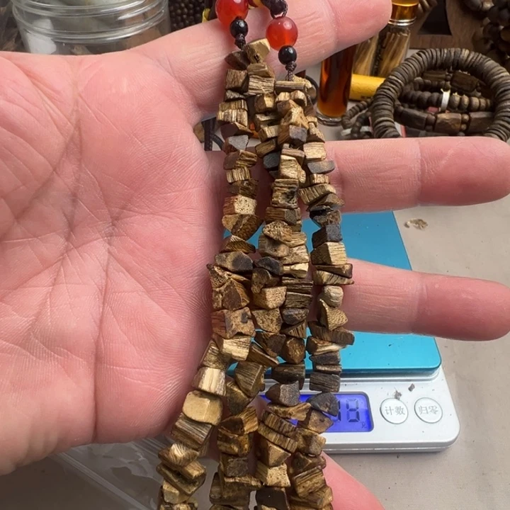 棋楠沉香车挂两条