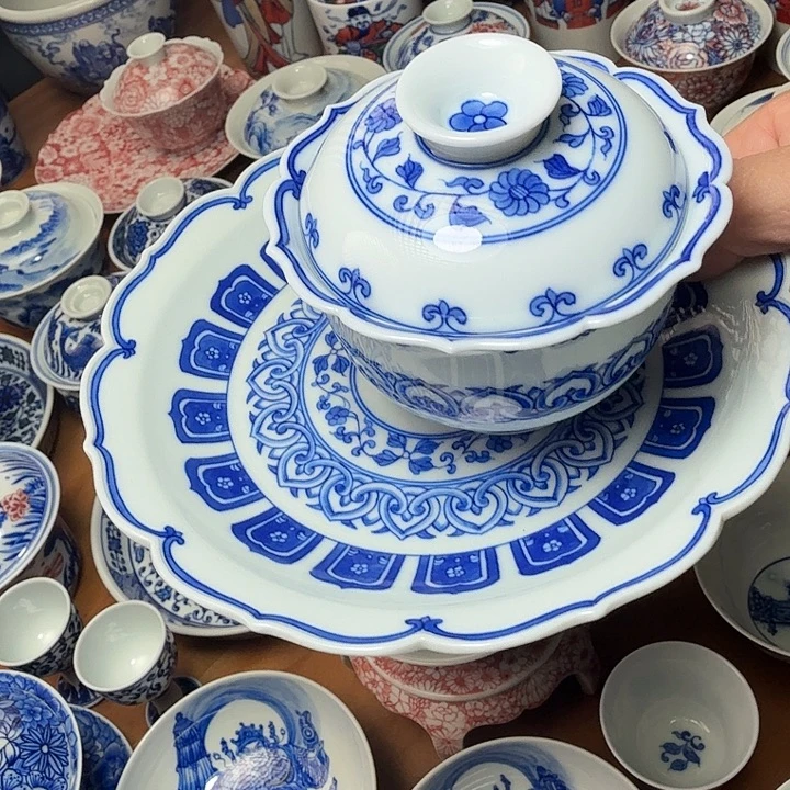 手绘宝箱纹三才盖碗