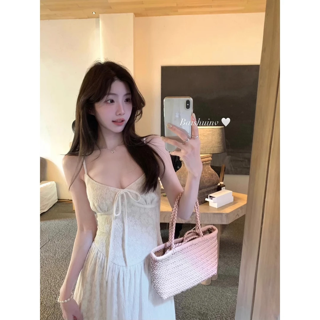 冰玉白茶 V领裸色内里蕾丝碎花吊带裙早春清纯系松弛感穿搭连衣裙