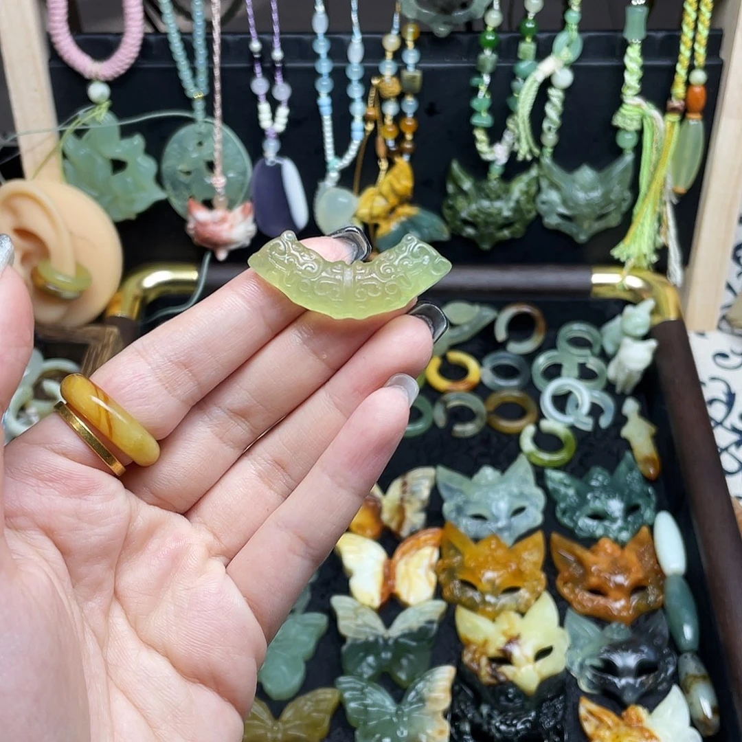 蛇纹石玉未镶嵌颈饰福利