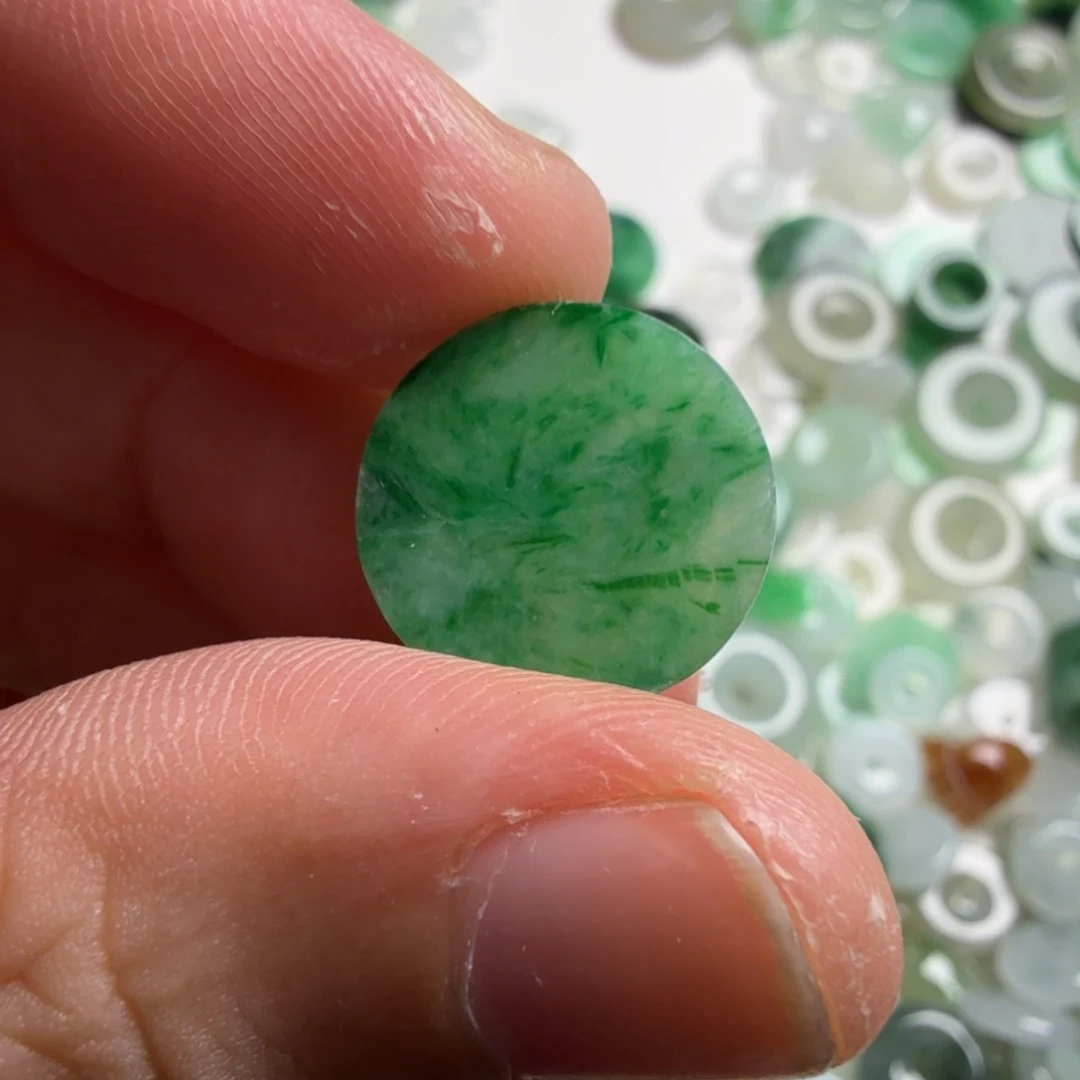 翡翠未镶嵌颈饰34