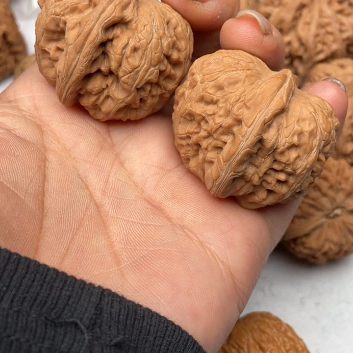 文玩核桃把件巍*兽元宝