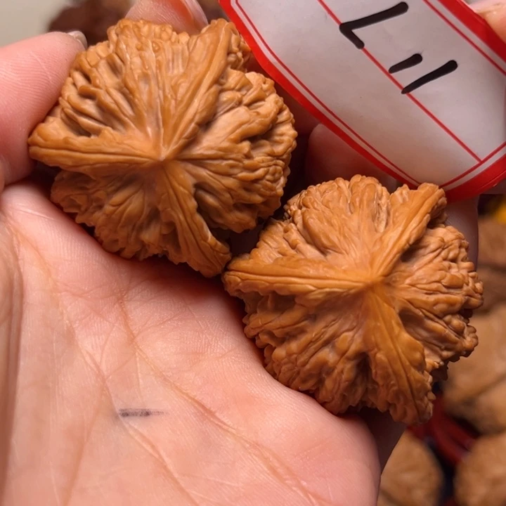 文玩核桃吊坠38粗筋虎头奔11