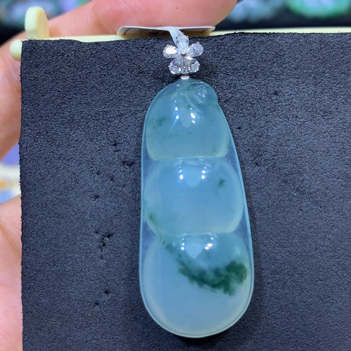 翡翠18K金镶嵌颈饰翡翠