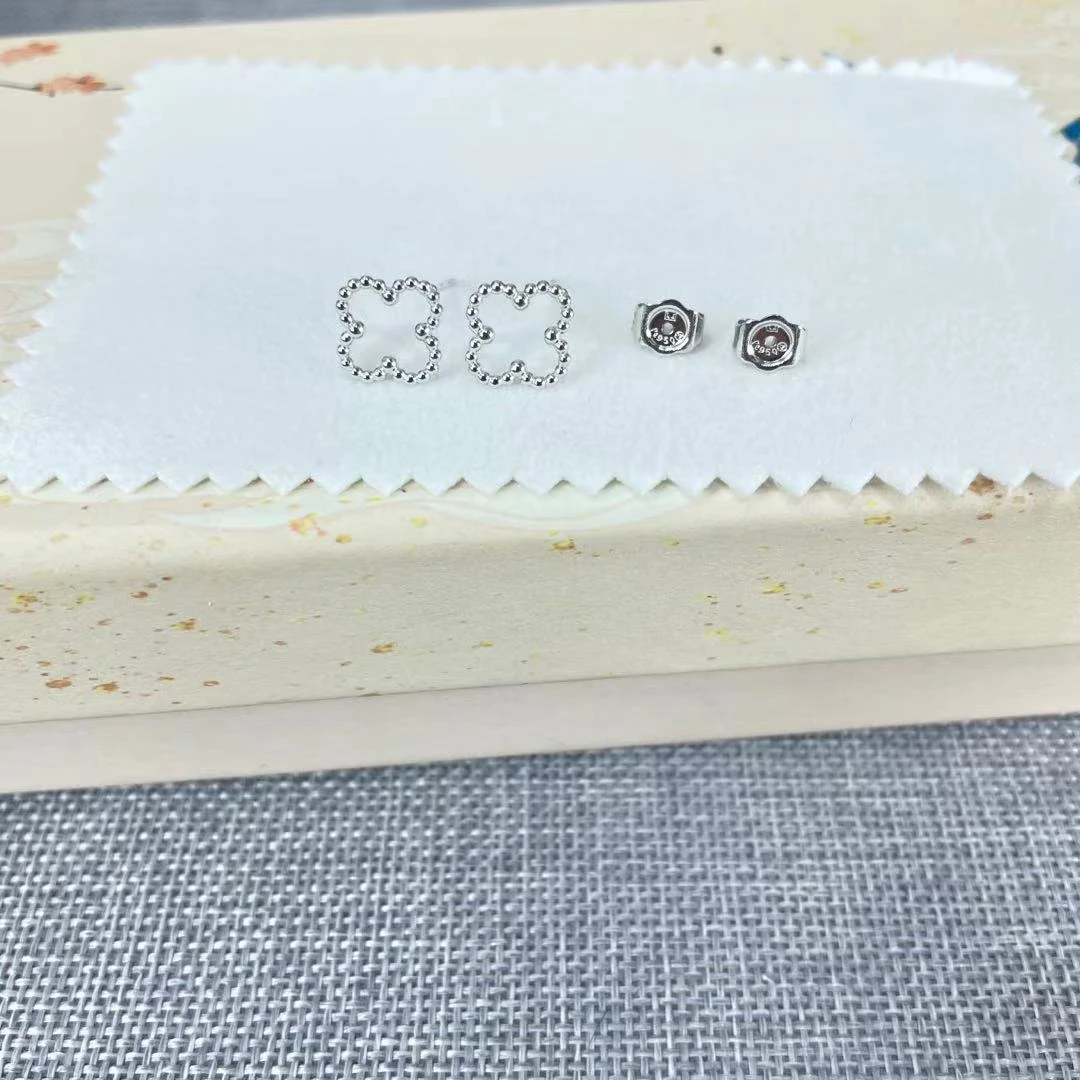 PT950铂金耳饰  四叶草直针耳钉  气质百搭 约卡8.8mm S 50237