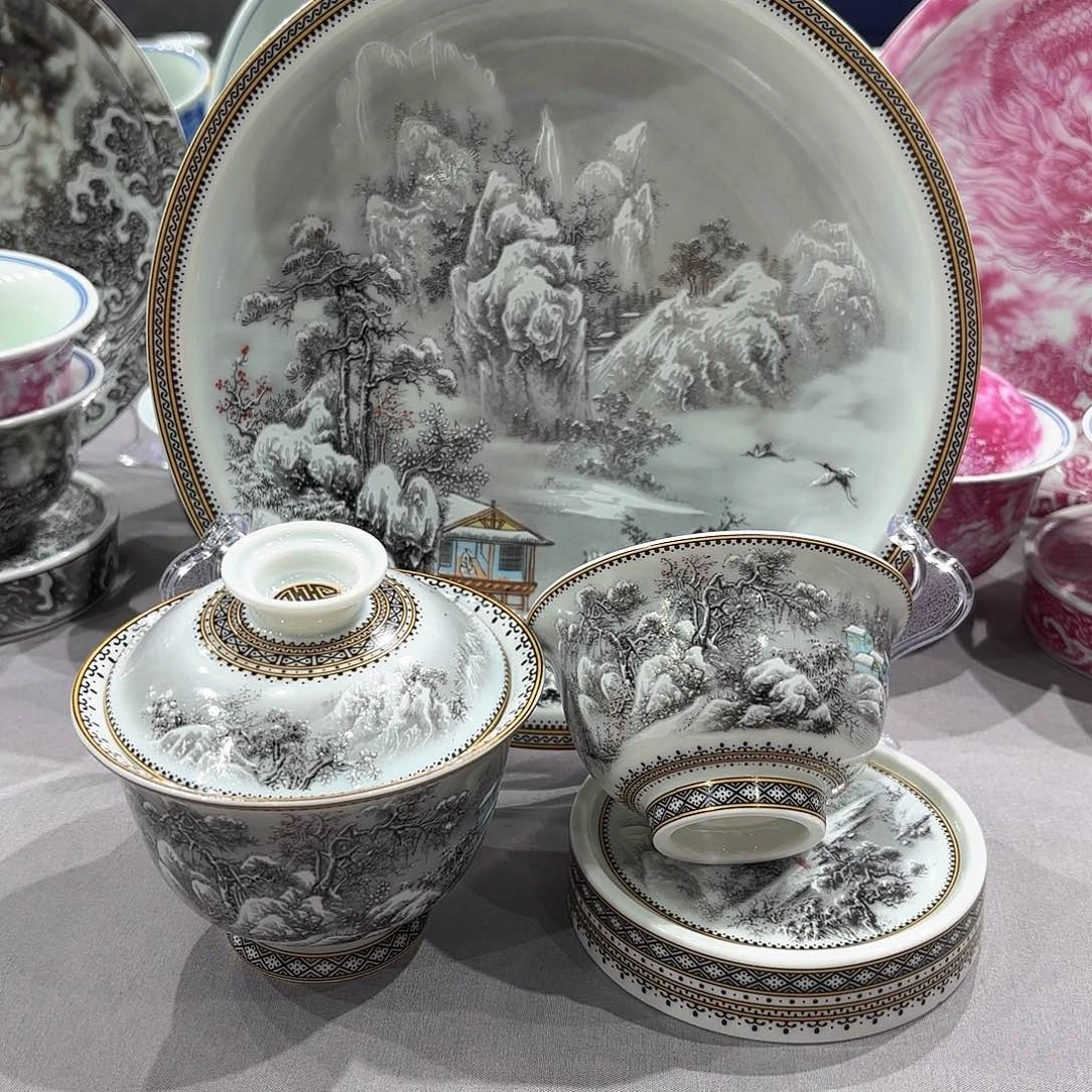 瓷片景德镇瓷器精品陈列