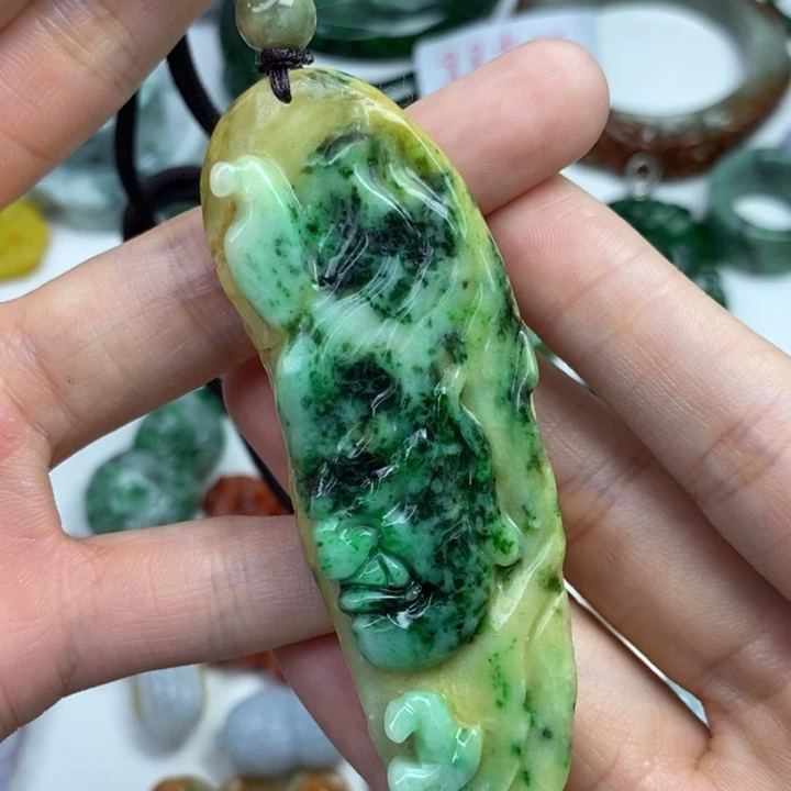 颈饰未镶嵌翡翠燿*