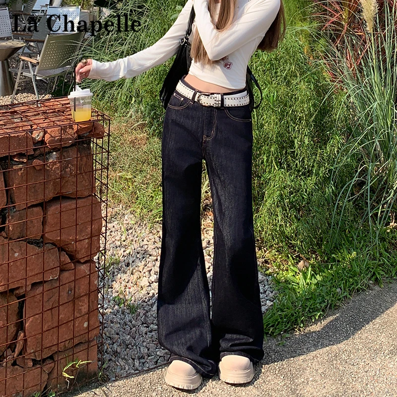 拉夏贝尔深色牛仔裤女秋季不贴腿微喇裤通勤简约高品质阔腿喇叭裤