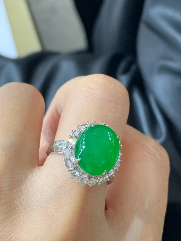 18K镶嵌缅甸A货翡翠豪华帝王绿绿色