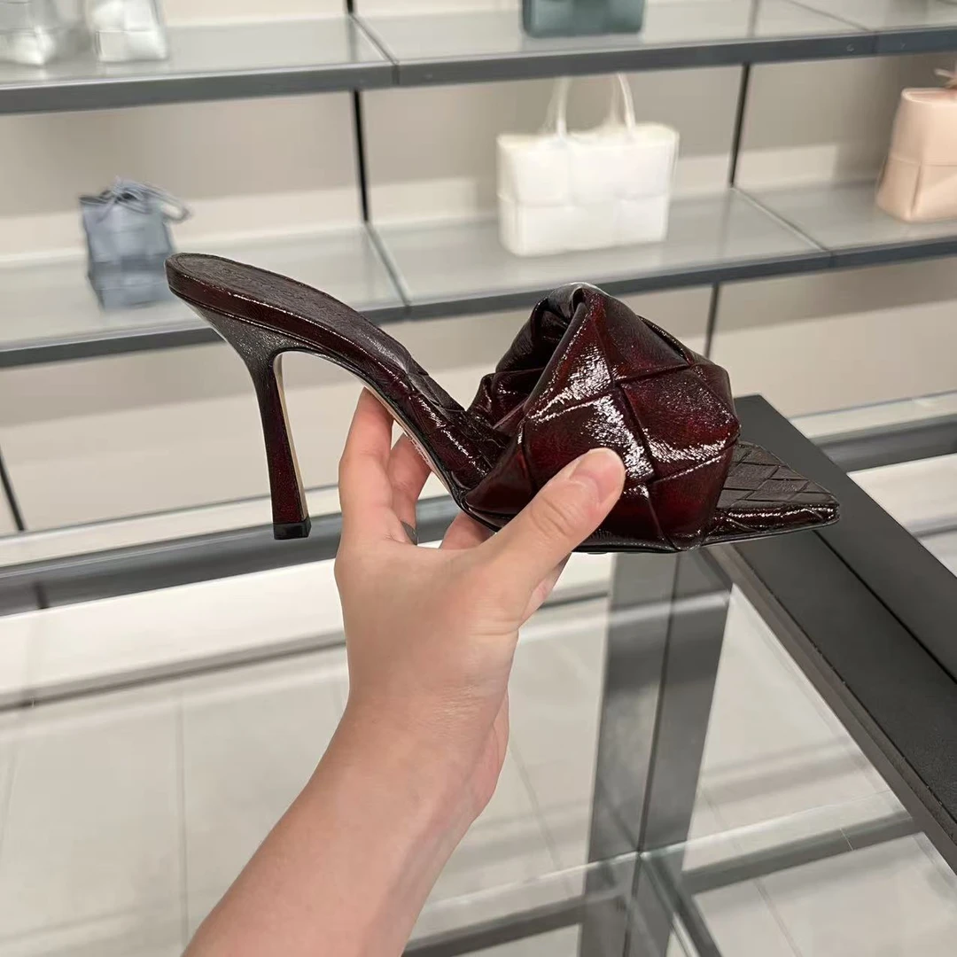 未使用 BOTTEGA VENETA/葆蝶家 /七七/波尔多酒红小编织高跟鞋