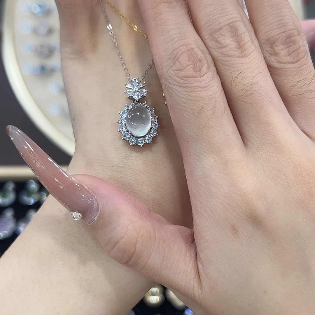 圆***财蛇纹石玉银S925镶嵌颈饰